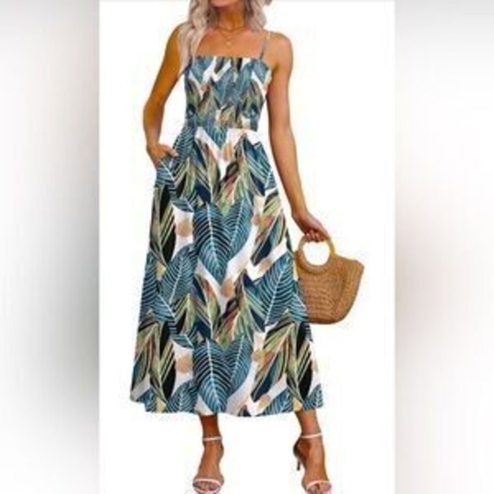 Spaghetti Strap Maxi Dresses Smocked with Pockets